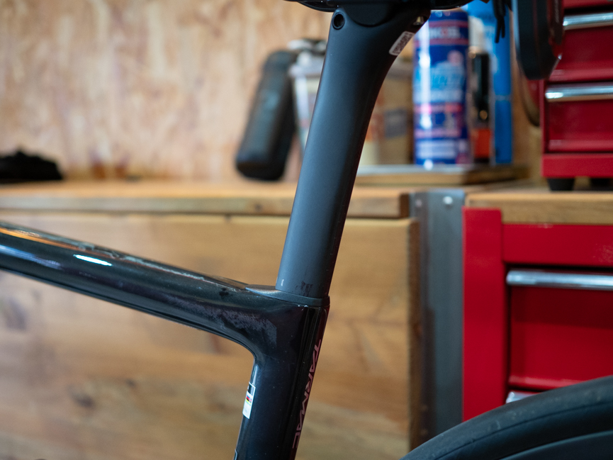 ターマックのシートポストに傷