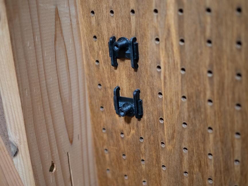 有孔ボード用ボトルケージアタッチメントの開発