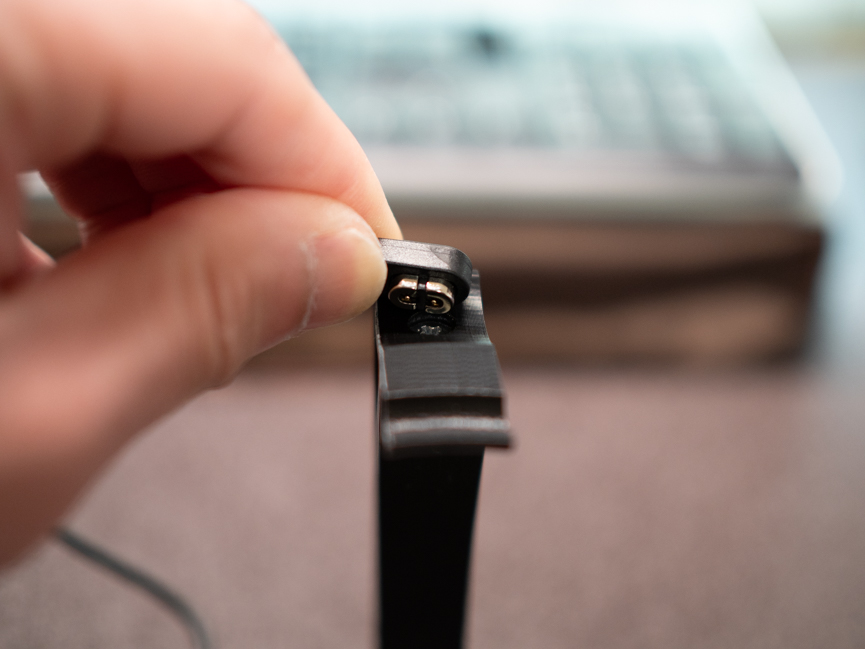 CraftsmanのつくるShokz OpenRun用スタンド