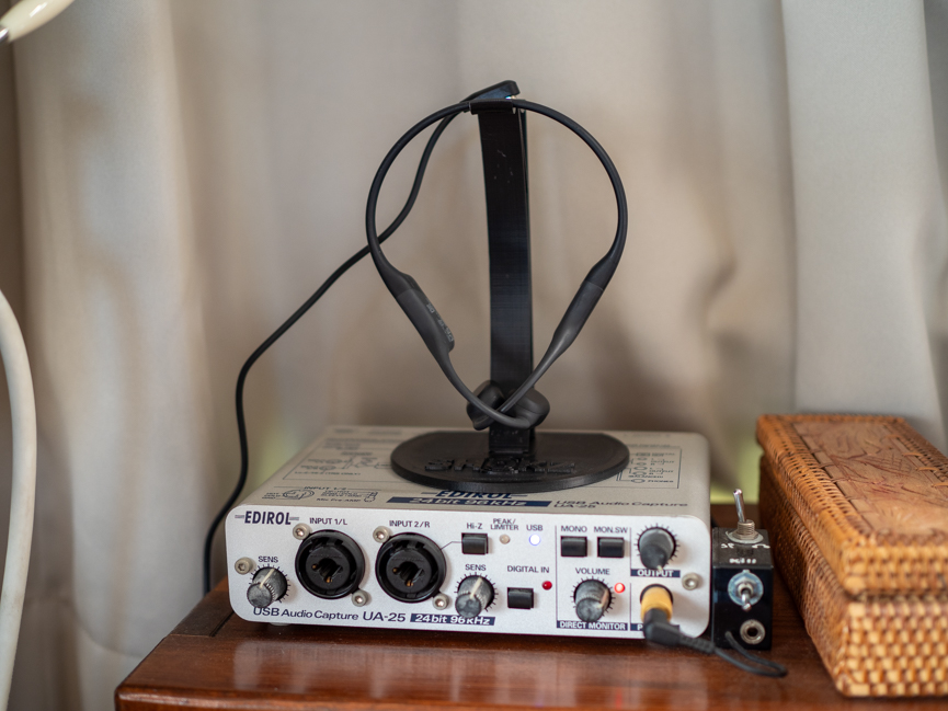 CraftsmanのつくるShokz OpenRun用スタンド